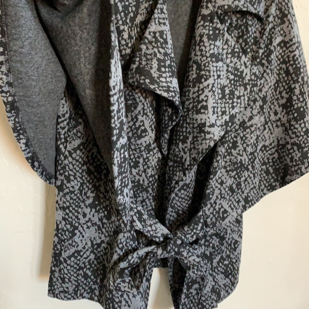 Fever Wrap Style Light Belted Jacket Euc - image 4